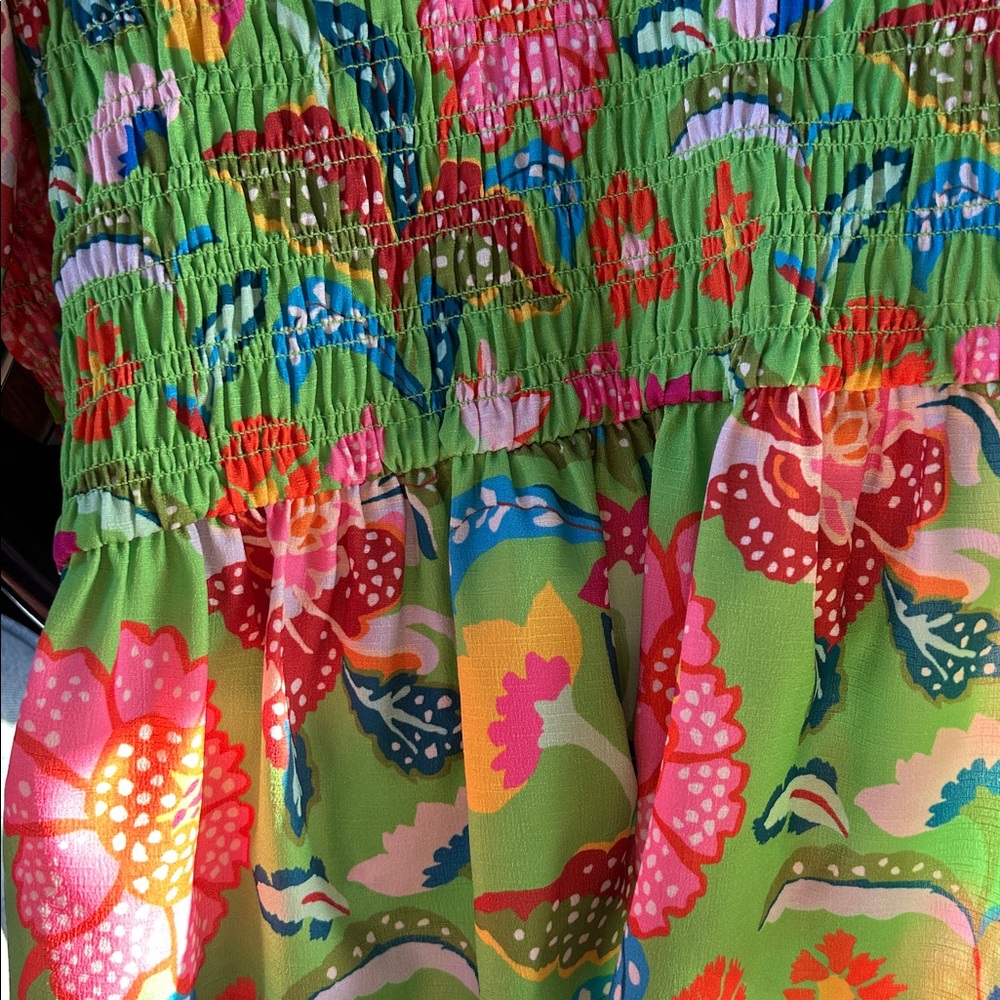 CROSBY By Mollie Burch Green Floral Smocked Puff-Sleeve Top - Picture 4 of 4